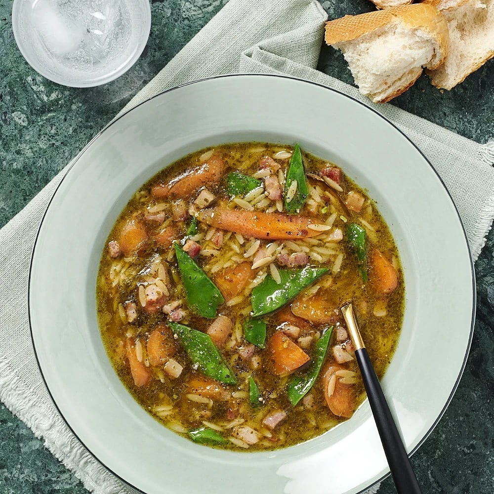 Minestrone med pancetta och pesto