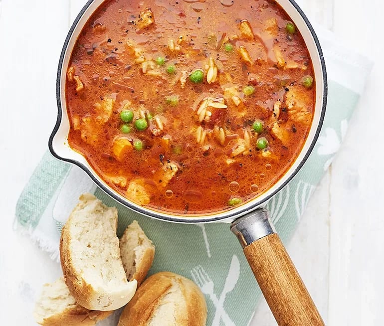 Minestronesoppa med rimmad bog och ärtor