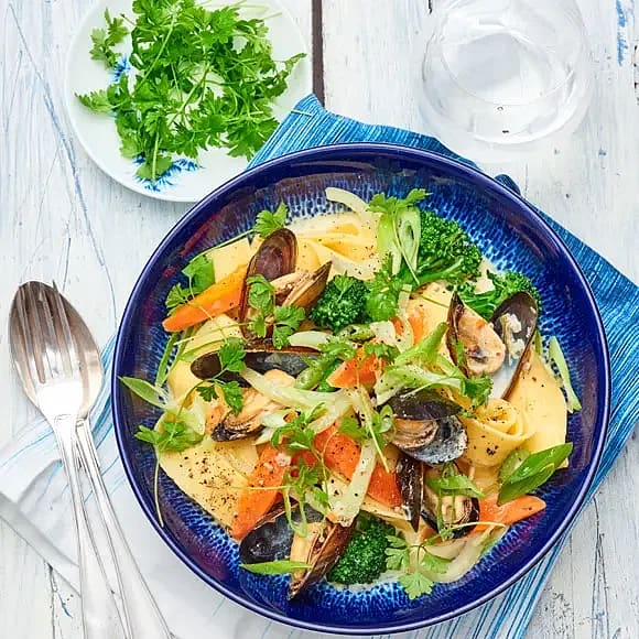 Musselpasta med broccoli och persilja