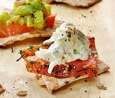 Najadlax med sallad på rotselleri och pepparrot