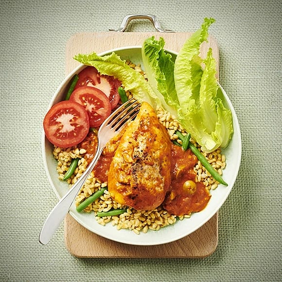 Oliv- och oreganofylld kyckling med tomatsås