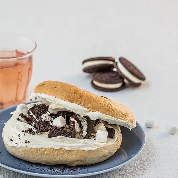 Oreo & marshmallows bagel