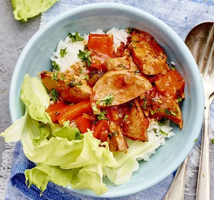 Örtig korvgryta med paprika