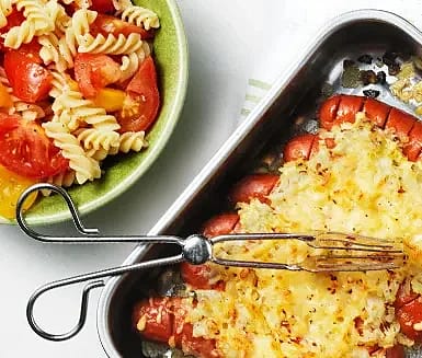 Ostgratinerad chorizo med pastasallad