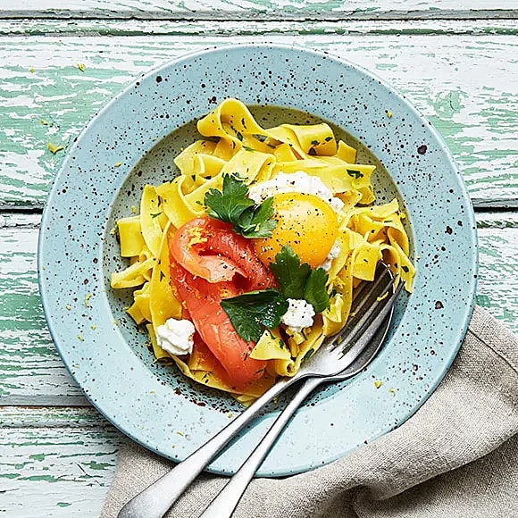 Pappardelle med kallrökt lax, ricotta