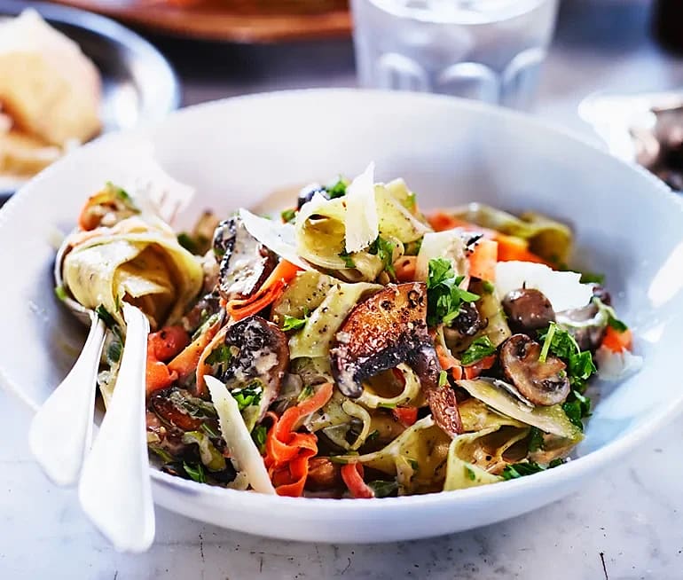 Pappardelle med svamp, persilja och vitlök
