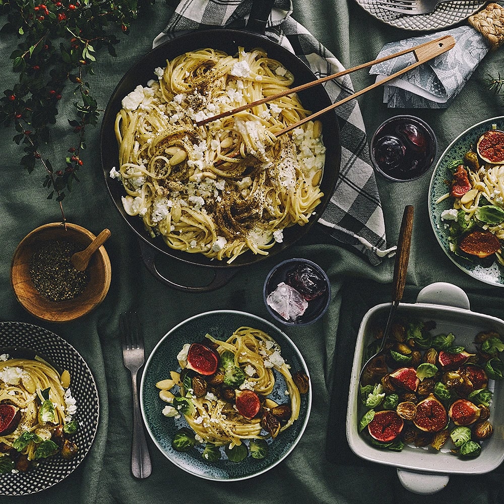 Pasta med brysselkål, getost och fikon