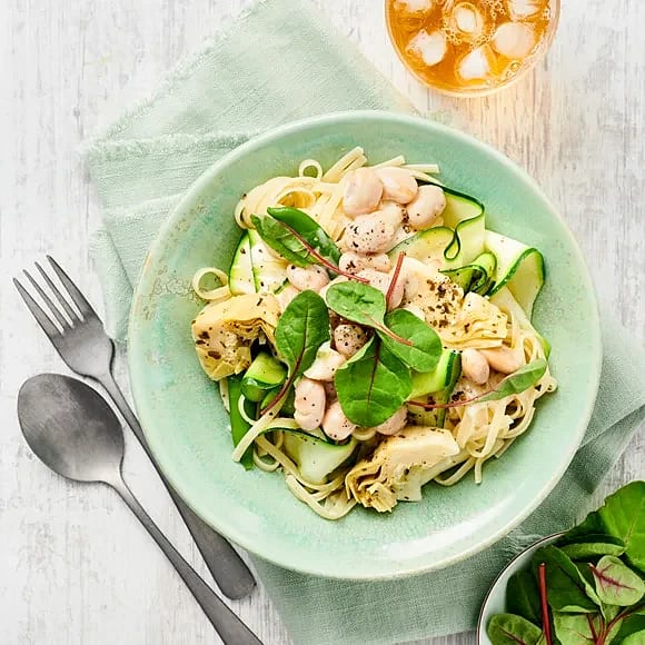 Pasta med kronärtskockor, vitt vin och pecorino