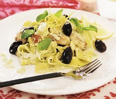 Pasta med kyckling & citron- och basilikasås