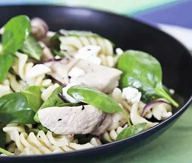 Pasta med kyckling, spenat och feta