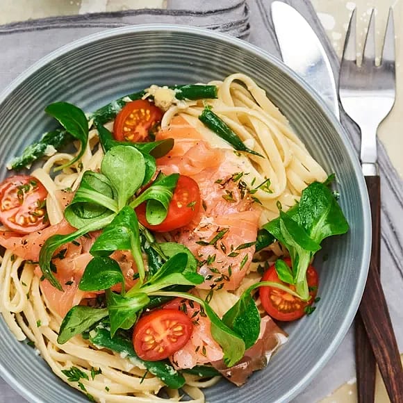 Pasta med najadlax och kronärtskockstapenade