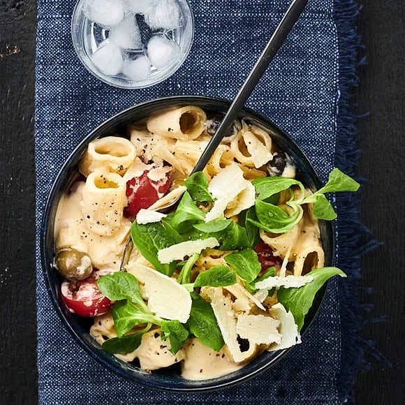 Pasta med paprika- och basilikasås