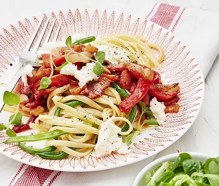 Pasta med paprika och sidfläsk