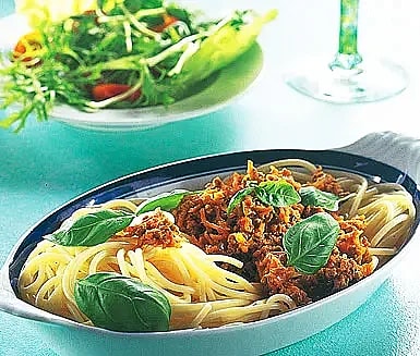 Pasta med rivig köttfärssås