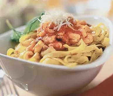 Pasta med saffransräkor