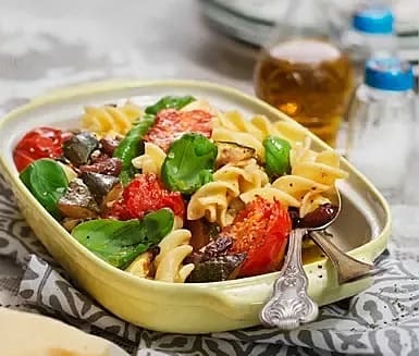 Pasta med ugnsbakade grönsaker