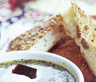Persiskt valnötsbröd (Nane barbari)