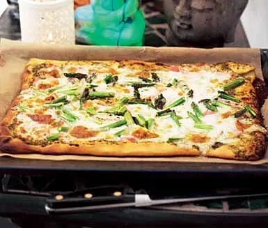 Pestopizza med taleggio