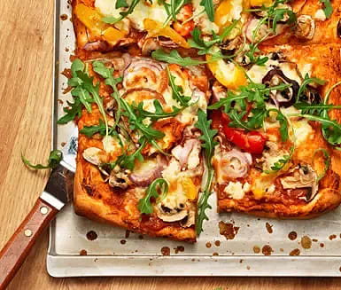 Pizza med paprika och feta