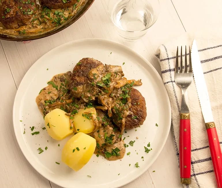 Prins Bertils pannbiffar med kantarellsås
