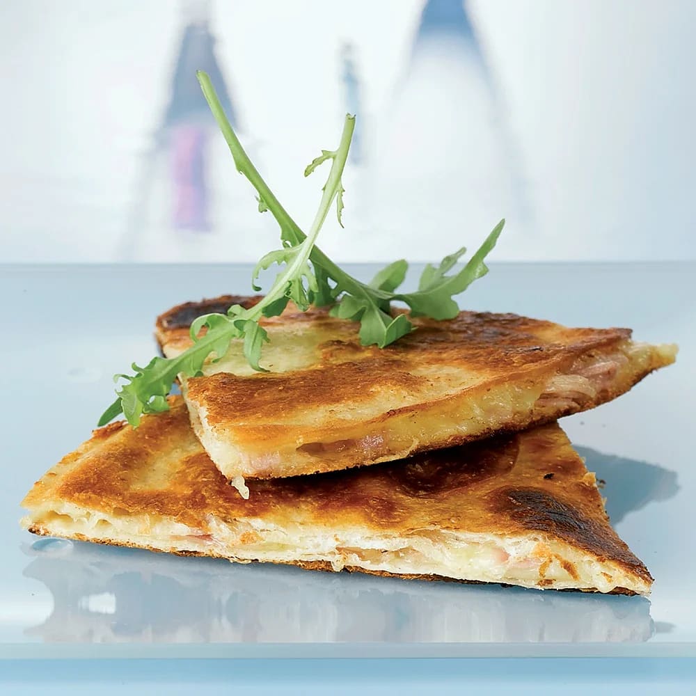Quesadillas med tomat och lök