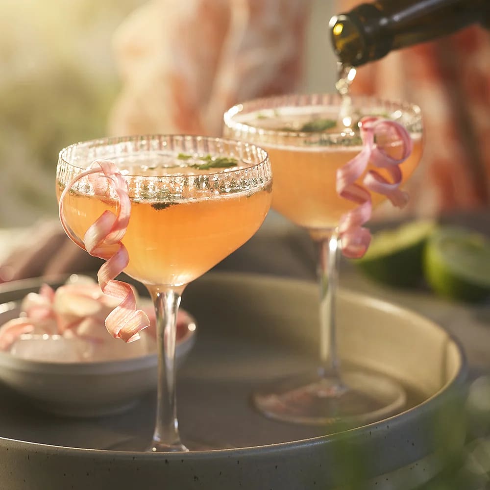 Rabarberdrink med ingefära och lime
