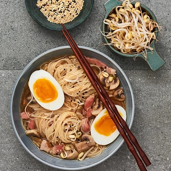 Ramen med nudlar och fläsk