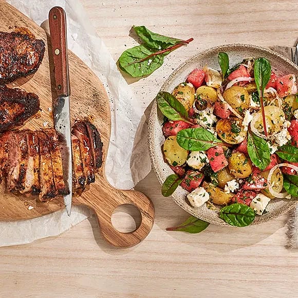 Rapsgriskotlett med potatissallad