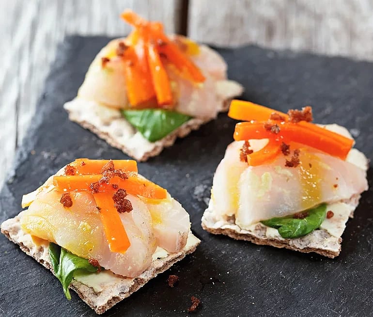 Rimmad torskrygg med honungsmorötter- Noshi