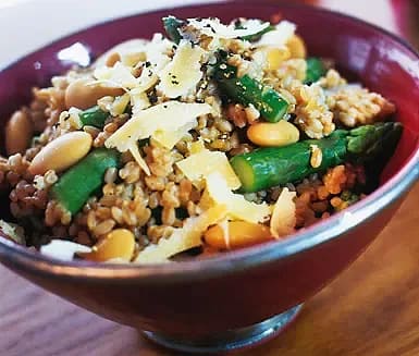 Risotto på dinkel med sparris