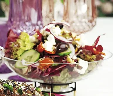 Röd sallad med nötströssel