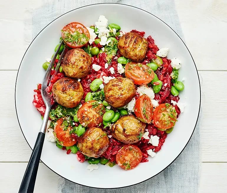 Rödbetsris med gremolata, fetaost och grönsaksbullar