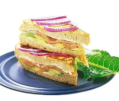 Rökt lax & avokado sandwich