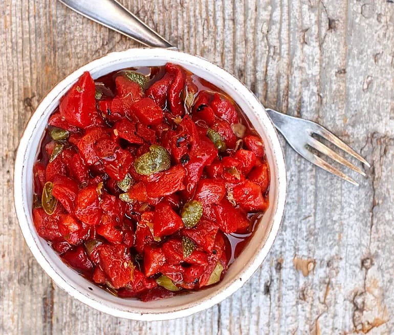 Rostad paprika- och kaprisröra