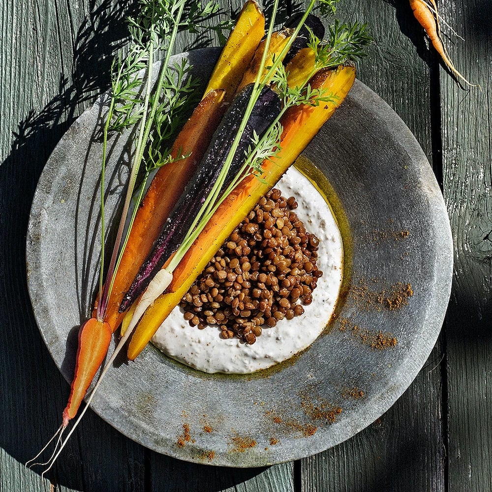 Rostade morötter med linser, fänkål och fläderyoghurt