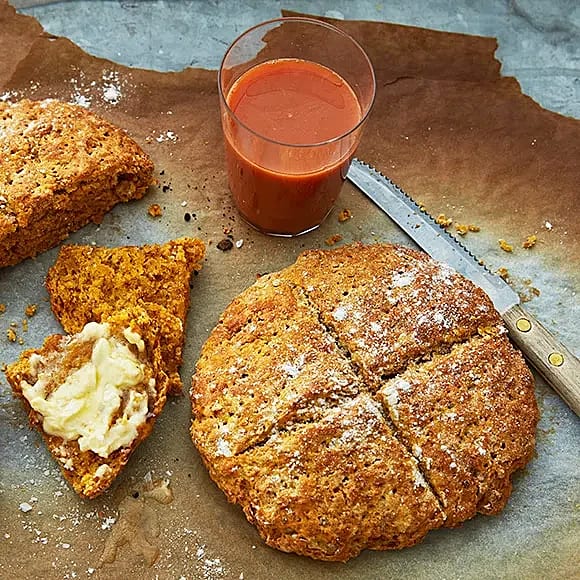Scones med morotsjuice och rågflingor