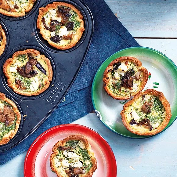 Små kantarellpajer med dill och fetaost