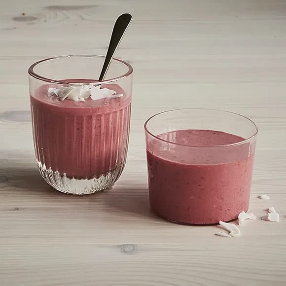 Smoothie med kokosmjölk och hallon