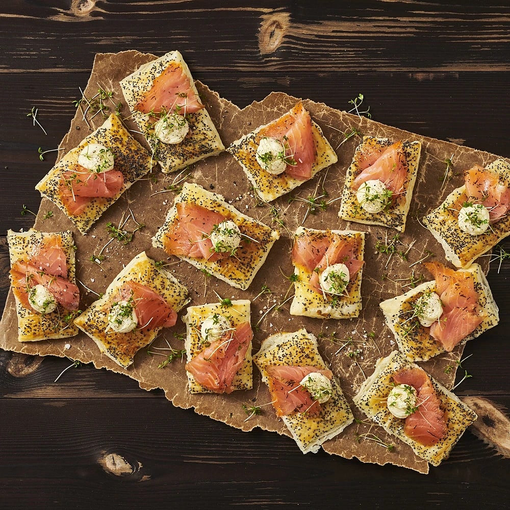 Smördegsflarn med najadlax och sveciakräm