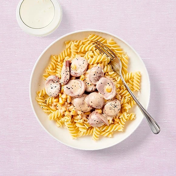 Snabb pasta med korvsås