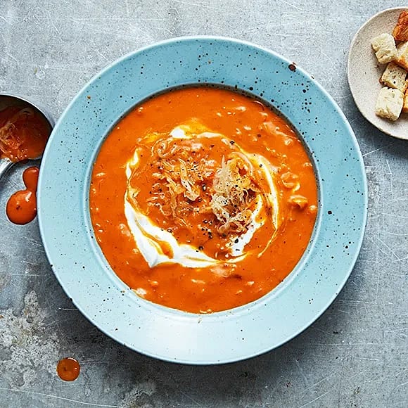 Snabb tomatsoppa med surkål