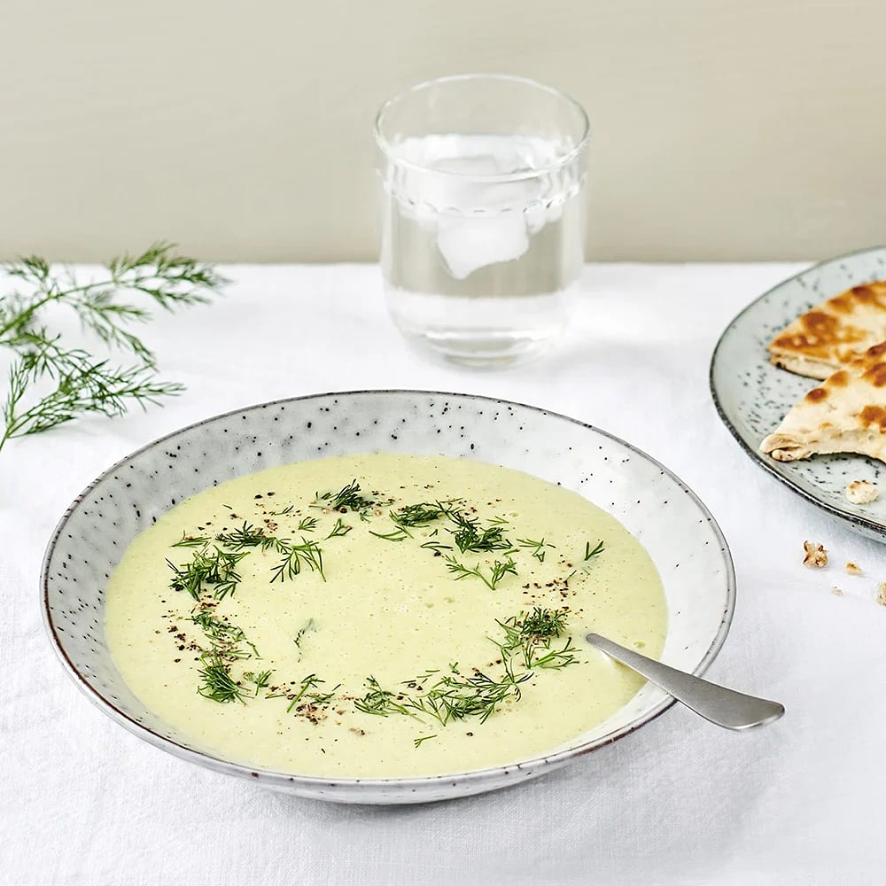 Soppa med zucchini, fänkål och dill