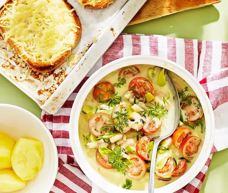 Sparrisgryta med dill och räkor
