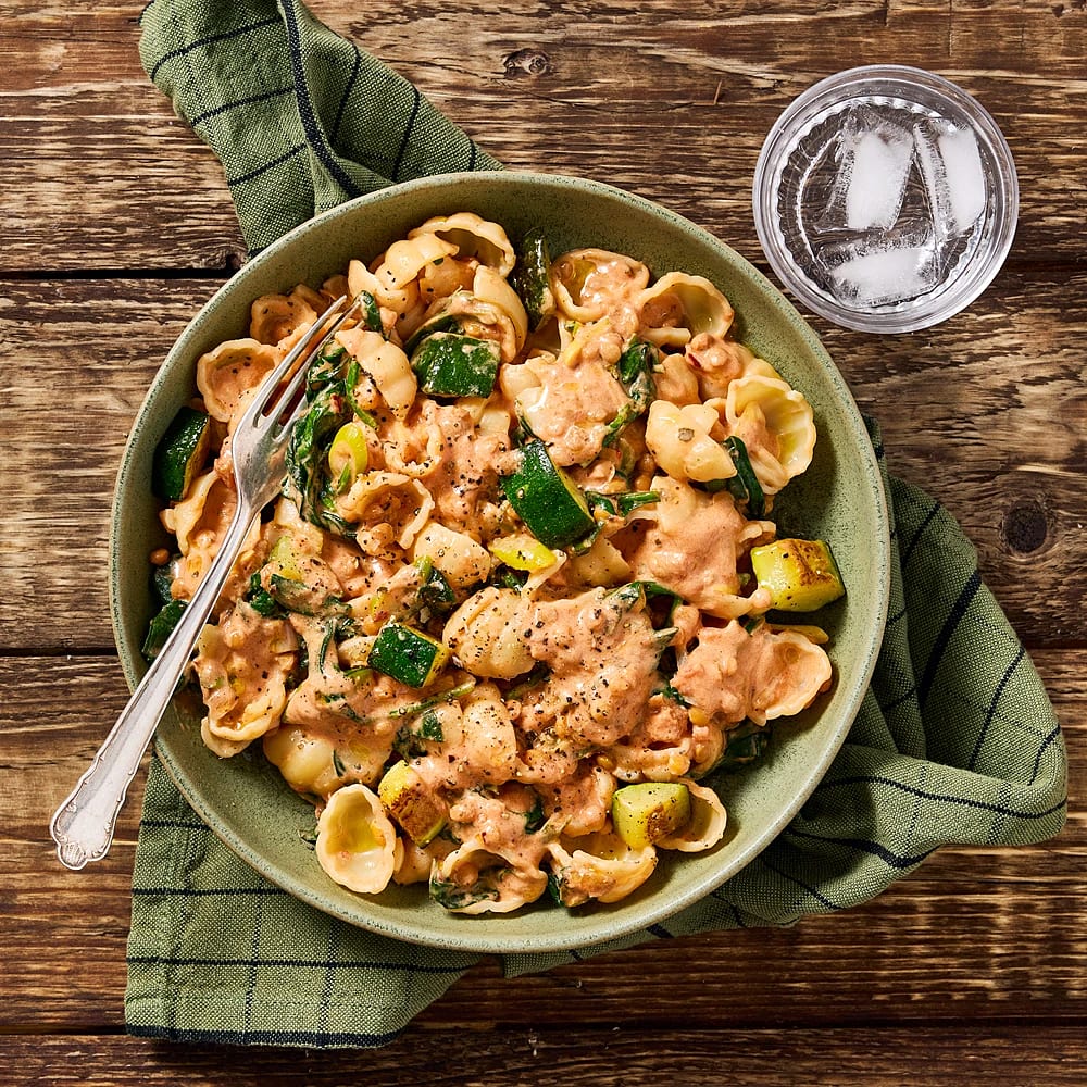Spenatpasta med linser och zucchini