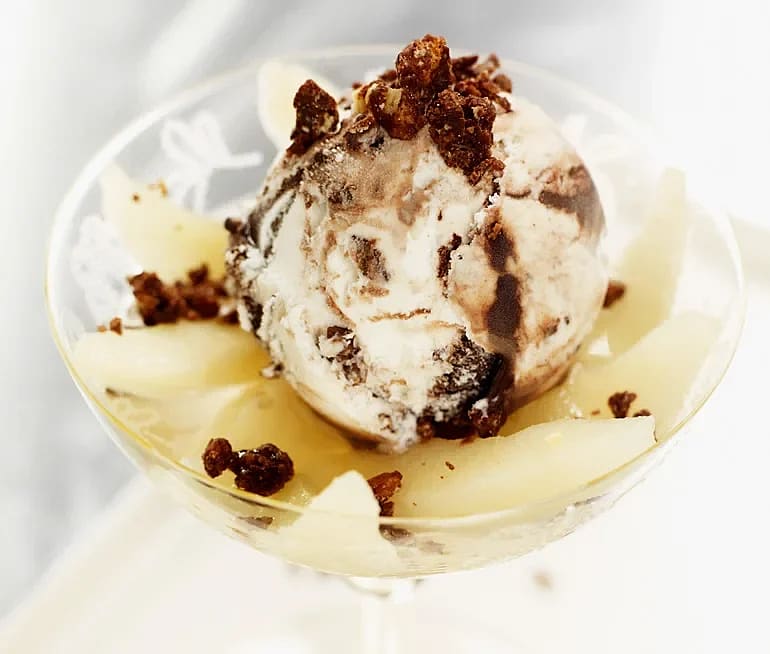 Stracciatella med mint- och mandelkross