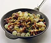 Svamp med syltlök och bacon