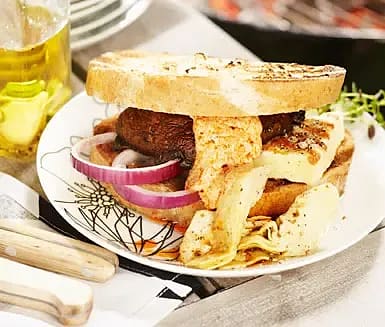 Svampburgare med tomatdressing och grillost