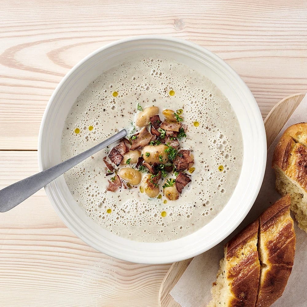 Svampsoppa med krispigt baconsmul