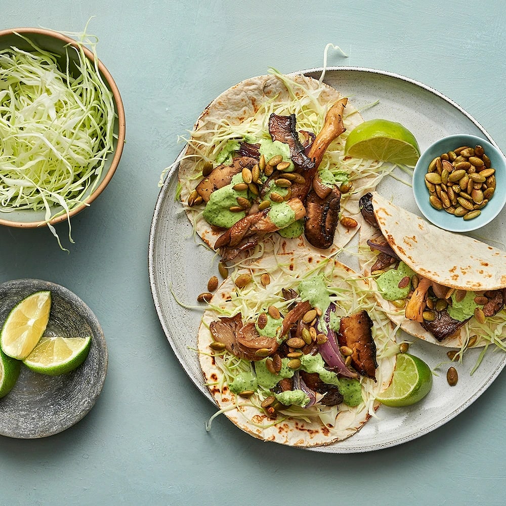 Svamptacos med spetskål och grön tahinisås