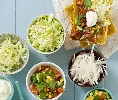 Tacos med kryddstekt lax och salsa "tricolore"